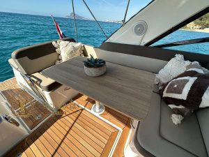 sea-ray-370-venture-12