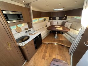 sea-ray-370-venture-19