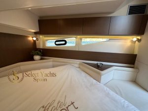 sea-ray-370-venture-27