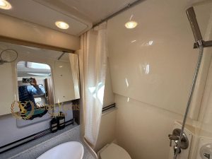 sea-ray-370-venture-30