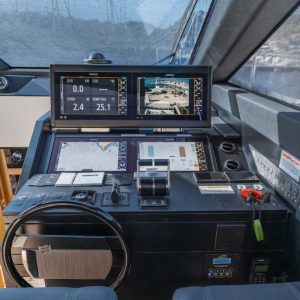 31 Ferretti 720 Flybridge Yacht