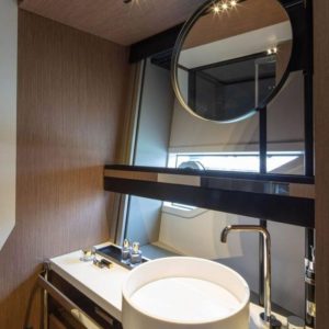 37 Ferretti 720 Flybridge Yacht