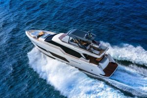 4 Ferretti 720 Flybridge Yacht