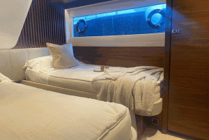 40 Princess Y72 Motor Yacht Guest cabin 1
