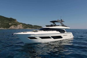 6 Ferretti 720 Flybridge Yacht