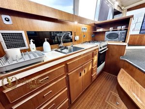 BERTRAM 46 CONVERTIBLE 18